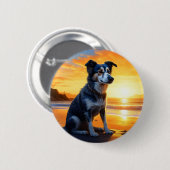 Niedlicher Hund am Strand bei Sunset Button (Vorne & Hinten)