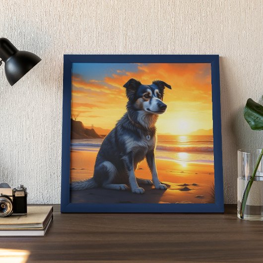 Niedlicher Hund am Strand bei Sunset Poster
