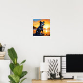 Niedlicher Hund am Strand bei Sunset Poster (Heimbüro)