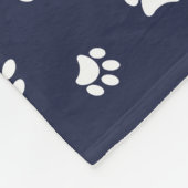 Niedlicher Hund Foto Name White Paw Prints Navy Bl Fleecedecke (Ecke)
