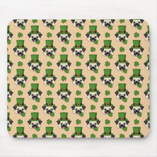 Niedlicher Hund mit Hut und Kleeblatt St Patrick's Mousepad (Vorne)