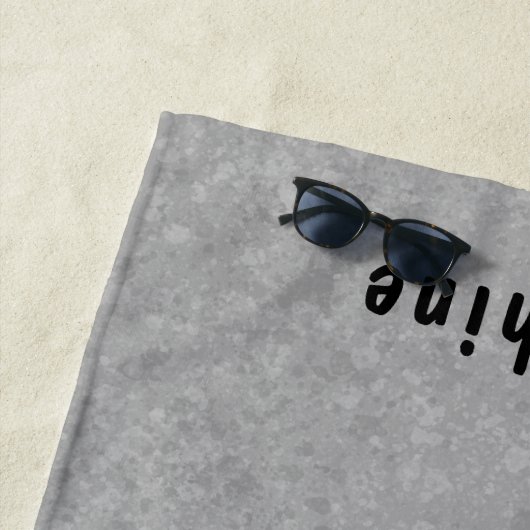 Niedlicher Hund mit Individuelle Name Strandtuch (Beispiel)