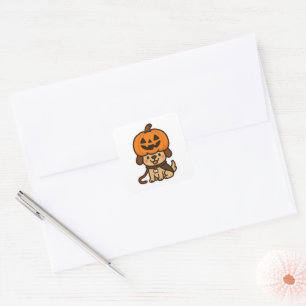 Niedlicher Hund mit Jack-o-Laterne Quadratischer Aufkleber