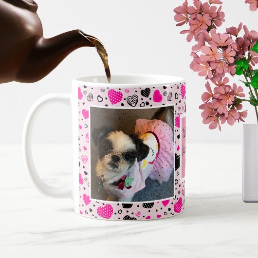 Niedlicher Hund mit rosa und schwarzen Herzen Lieb Kaffeetasse
