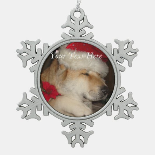 niedlicher Hund mit Weihnachtsmannmütze für Weihna Schneeflocken Zinn-Ornament (Vorderseite)