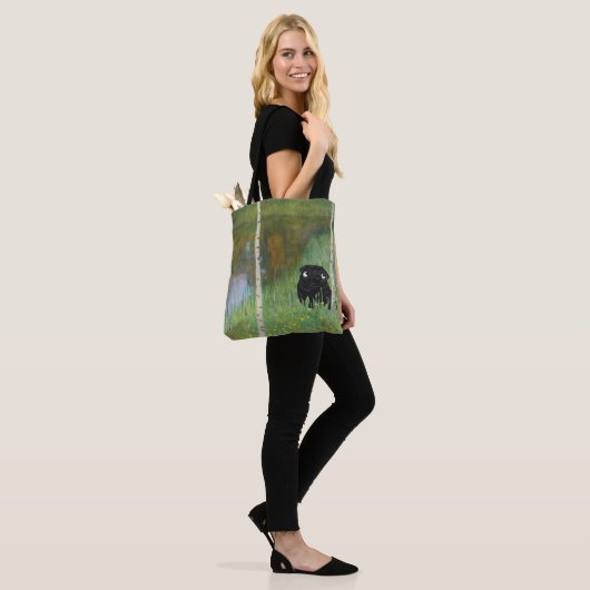 Niedlicher Hund Mops Gustav Klimt Forest AOP Tasche (Am Model)