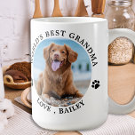 Niedlicher Hund Oma Personalisiertes Haustier Foto Kaffeetasse<br><div class="desc">Weltbeste Dog Oma ... Überraschen Sie Ihre Lieblingshündin Oma diesen Muttertag , Weihnachten oder ihren Geburtstag mit dieser super niedlichen Haustier Foto Tasse. Passen Sie diese Tasse mit den Lieblings-Fotos Ihres Hundes an, und nennen Sie es. Doppelseitig - Sie können verschiedene Fotos auf jeder Seite oder auf der gleichen Seite,...</div>