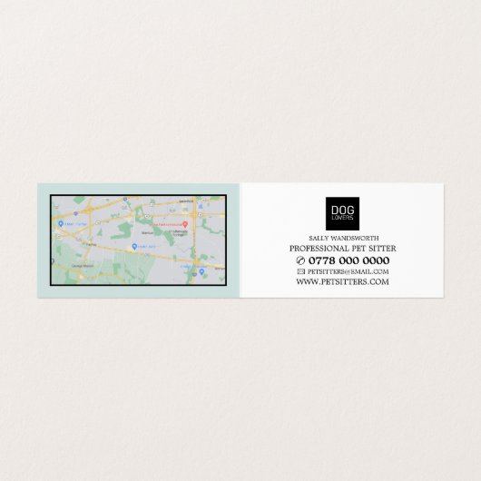Niedlicher Hund, Sitzdienst für Haustiere im Detai Visitenkarten (Innenseite Aufgefaltet)