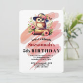 Niedlicher Hut, der eine Schüssel auf einem Log-Be Einladung (Stehend Vorderseite)