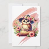 Niedlicher Hut, der eine Schüssel auf einem Log-Be Einladung (Rückseite)