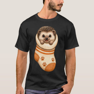 Niedlicher Igel in kuscheliger Babysocke Hedgie Mo T-Shirt