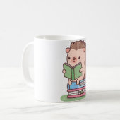 Niedlicher Igel Lesen eines Buches Kaffeetasse (Vorderseite Links)