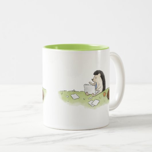 Niedlicher Igel Tier mit doppelseitigem Computer Zweifarbige Tasse (VorderseiteRechts)