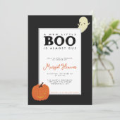 Niedlicher, illustrierter BooGeist und Kürbisbaby Einladung (Stehend Vorderseite)