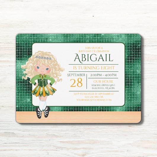 Niedlicher Irish Dance Blond Girl Soft Shoe Geburt Einladung