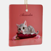 Niedlicher Januar Katze mit Nelken Keramikornament (Rechts)