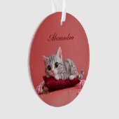 Niedlicher Januar Katze mit Nelken Ornament (Vorderseite)