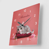 Niedlicher Januar Katze mit Nelken Quadratische Wanduhr (Winkel)
