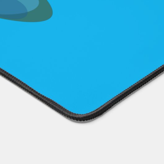 Niedlicher Junge Segelschiff und Hunderuderschiff  Schreibtischunterlage (Ecke)