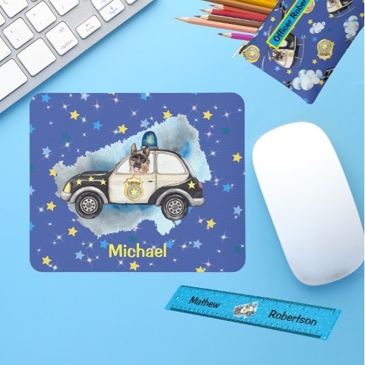Niedlicher K-9 Hund in einem Polizeiwagen Mousepad