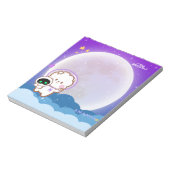 Niedlicher Kawaii-Astronaut Jinnie im lila Weltrau Notizblock (Rotiert)