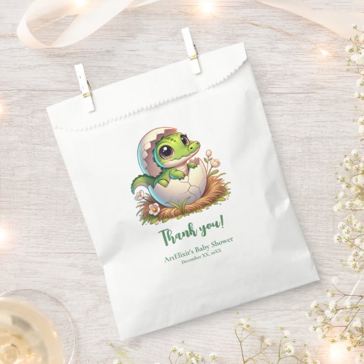 Niedlicher Kawaii Baby Alligator mit Babydusche Geschenktütchen (Ausgeschnitten)
