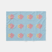 Niedlicher Kawaii Cupcake mit rosa Icing Fleecedecke (Vorderseite (Horizontal))