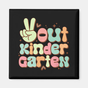 Niedlicher Kindergarten am letzten Kindergar-Tag Magnet