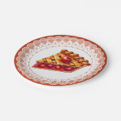 Niedlicher Kirschkuchen mit Papierteller (Schrägansicht)
