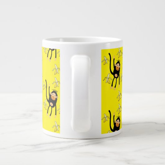 Niedlicher kleiner Affe und Bananen Jumbo-Tasse (Rückseite)