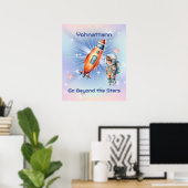Niedlicher kleiner Astronaut mit Rakete Poster (Heimbüro)
