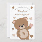 Niedlicher kleiner Bär macht einen ersten Geburtst Einladung (Vorderseite)