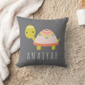 Niedlicher Kleiner Boho Turtle Name Moderne Kissen (Decke)