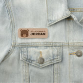 Niedlicher kleiner brauner Bär mit Personalisierte Namensschild (Beispiel)