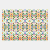 Niedlicher kleiner Dinosaurier mit viel farbenfroh Geschenkpapier Set (Vorderseite)