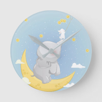 Niedlicher kleiner Elefant Runde Wanduhr