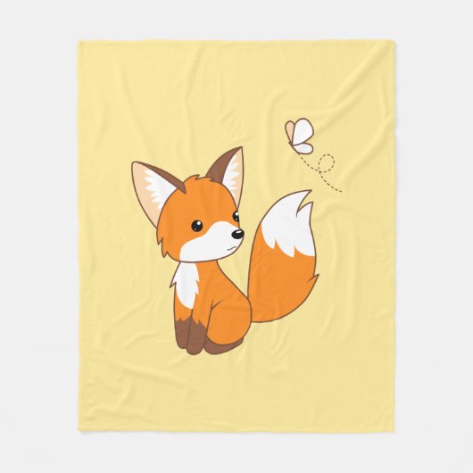 Niedlicher kleiner Fuchs sieht Schmetterling zu Fleecedecke (Vorderseite)