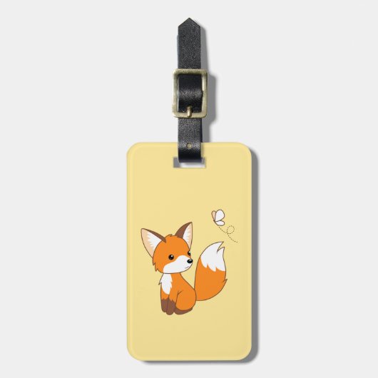 Niedlicher kleiner Fuchs sieht Schmetterling zu Gepäckanhänger (Vorderseite vertikal)