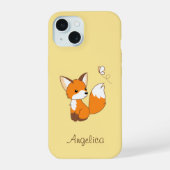Niedlicher kleiner Fuchs sieht Schmetterling zu iPhone 15 Hülle (Rückseite)