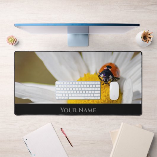 Niedlicher kleiner glücklicher Ladybug für positiv Schreibtischunterlage (Büro 1)