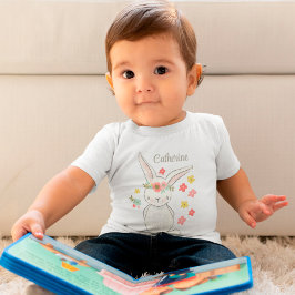 Niedlicher kleiner Hase mit Blume personalisierte Baby T-shirt
