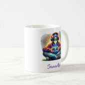 Niedlicher kleiner Junge, der Videospiel spielt Kaffeetasse (VorderseiteRechts)