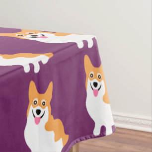Niedlicher kleiner lächelnder Corgi-Welpe Tischdecke