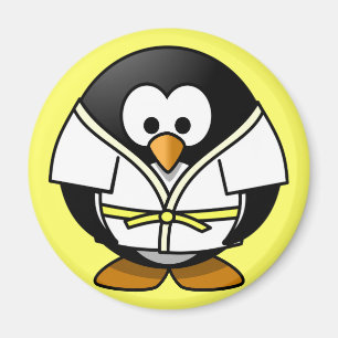 Niedlicher kleiner lebhafter Judo Penguin Magnet