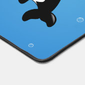 Niedlicher kleiner Orca-Wal im Ozean Schreibtischunterlage (Ecke)