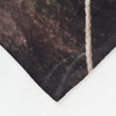 Niedlicher Koala-Bär, der in einem Baum sich Fleecedecke (Ecke)