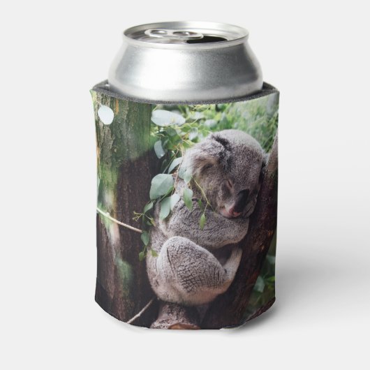 Niedlicher Koala-Bär zum Entspannen in einem Baum Dosenkühler (Kanne Rückseite)