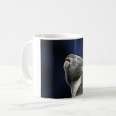 Niedlicher Koala, der oben im Wunder schaut Kaffeetasse (Vorderseite Links)