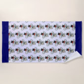 Niedlicher Koala in einem schwarzen Top Hat Strandtuch (Vorderseite)