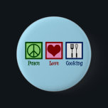 Niedlicher Koch Peace Liebe Kochen Utensitäten Button<br><div class="desc">Peace Liebe Cooking. Ein niedliches Koch-Geschenk für eine Mahlzeit Köchin mit einem Friedenszeichen,  Herz und Kochutensilien wie Spatel und Weiße.</div>